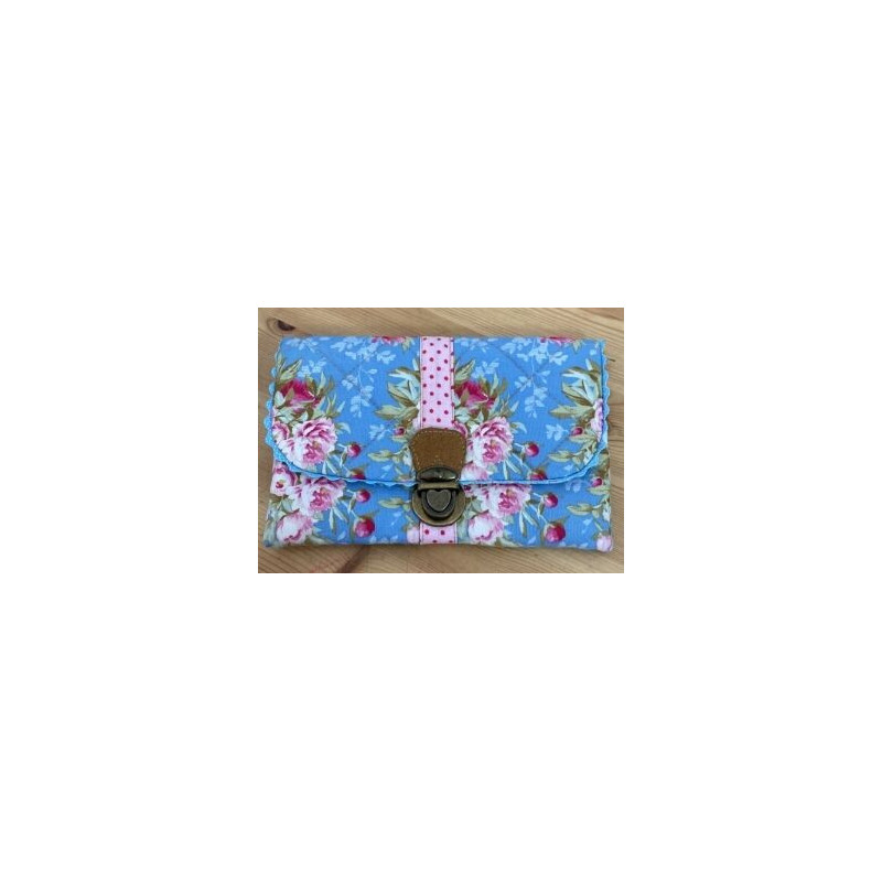 Carteira tecido com fecho interior e porta cartões 19x12cm