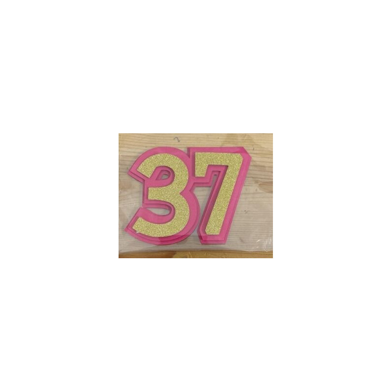 Topo de bolo 37 ouro e rosa 7cm