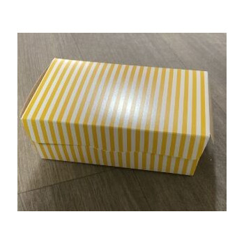 Caixa 19.5x11x7.5 riscas amarelas e brancas