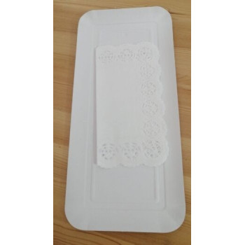 Travessa com naperon branca 40x16cm