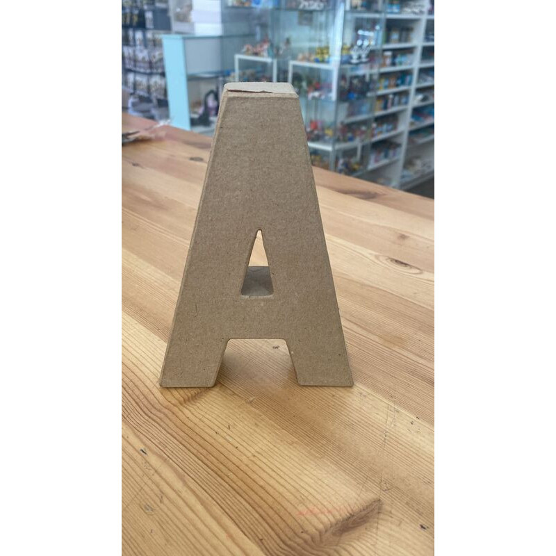 Letra A Papel maché
