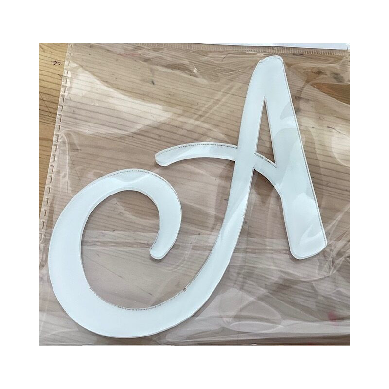 Letra A acrilico - branco