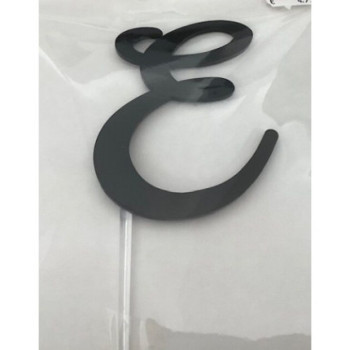 Letra E acrilico - preto