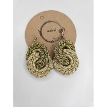 Brincos croché dourados