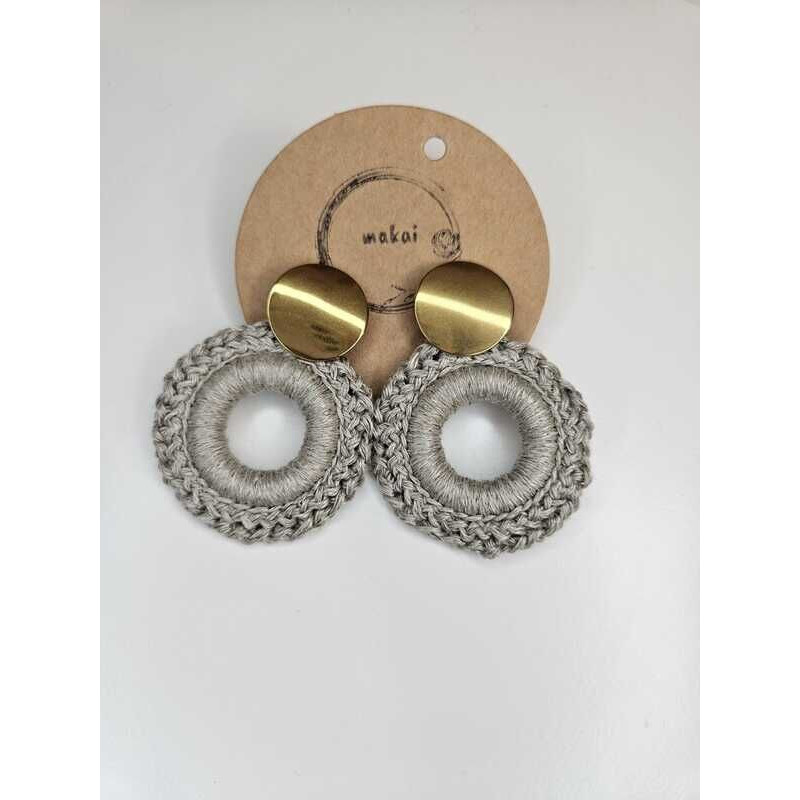 Brincos croché champanhe