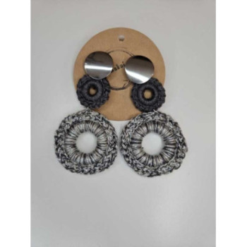 Brincos croché cinza e prata