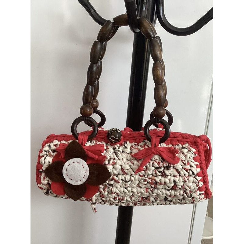 Mala em trapilho vermelho e branco