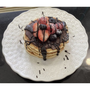 Panquecas creme e frutas
