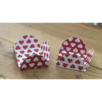 12 formas de papel corações vermelho e branco