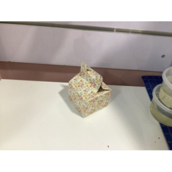 Caixa brio flores10  9x9x15,5cm