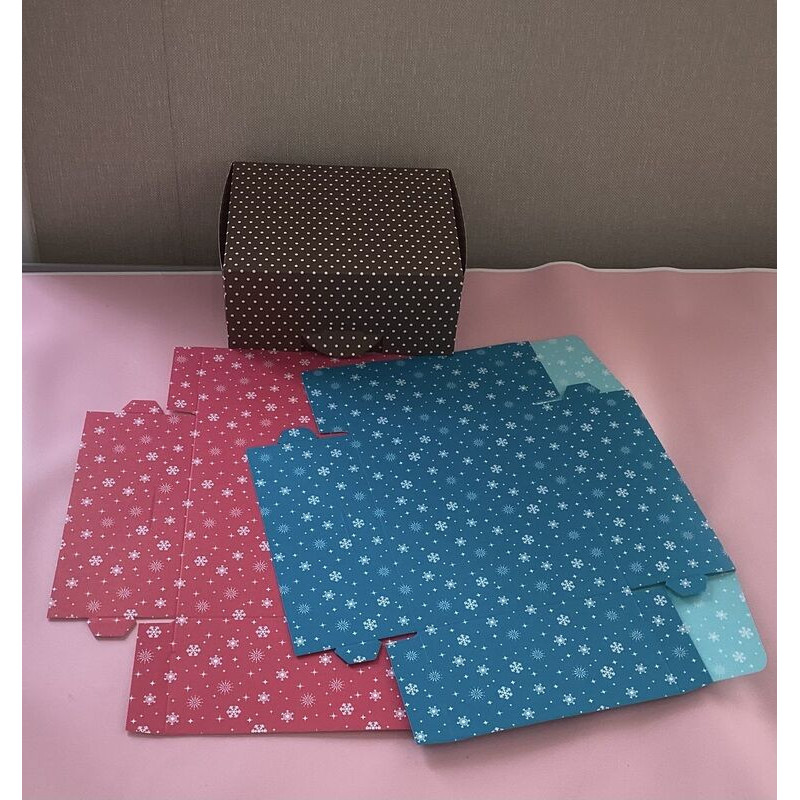 Cx para bolos/bolachas 16x13x7cm floco de neve azul/rosa