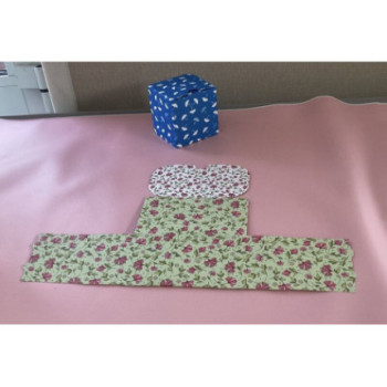 caixa de cartolina 7x7x7cm flores1