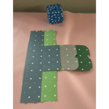 caixa de cartolina 7x7x7cm estrelas1 cores