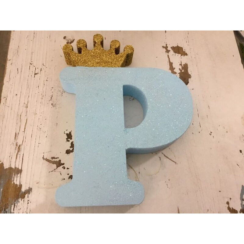Letra P 10 cm esferovite azul com coroa prata
