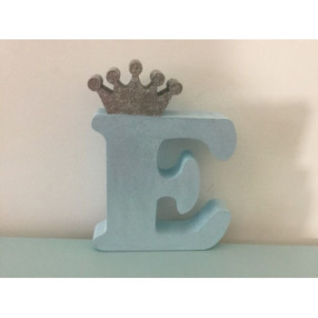 Letra E esferovite azul coroa prata 18cm