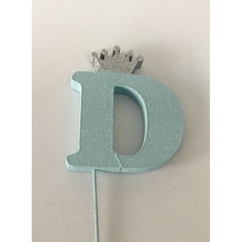 Letra D 10 cm esferovite azul com coroa prata