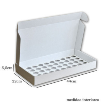 Caixa 50 brigadeiros com janela 44x22x5,5cm