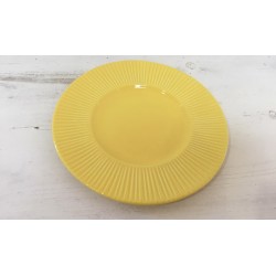Prato amarelo 22,5 cm...